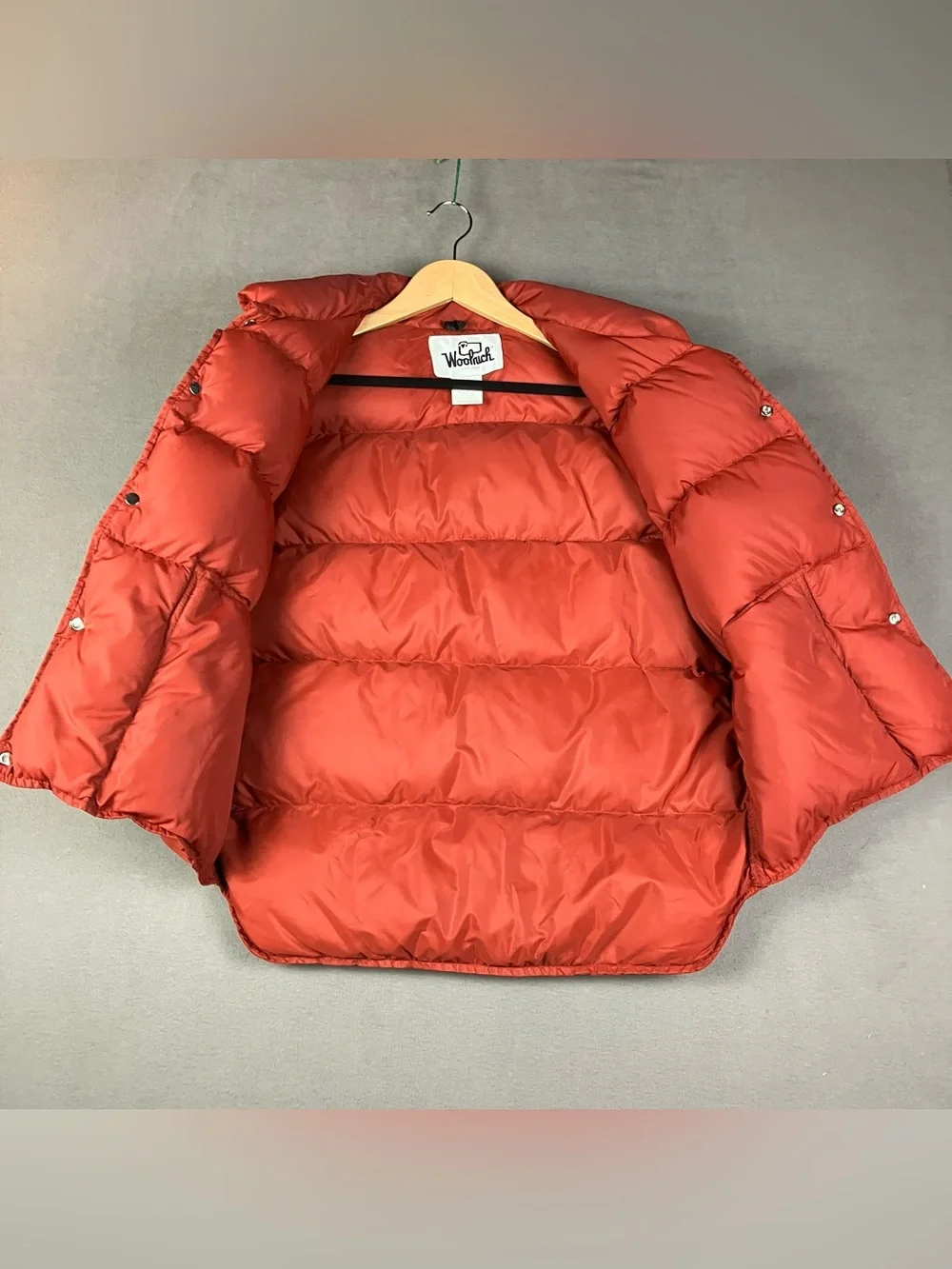 Vintage Woolrich Men’s Size M Down Puffer Vest Snap Front Pockets Burnt Orange.